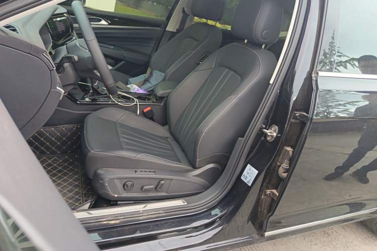 Used Volkswagen Passat 2025 Outstanding Model 380TSI Dragon Glory Edition Driver Seat