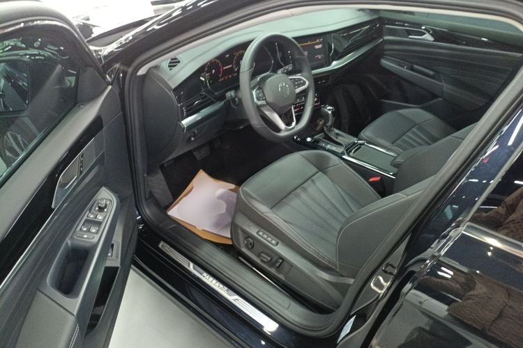 Used Volkswagen Passat 2025 Premium Version 380TSI Dragon Edition Driver Seat