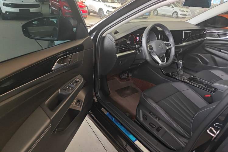 Used Volkswagen Passat 2025 Premium Version 380TSI Dragon Edition Driver Seat