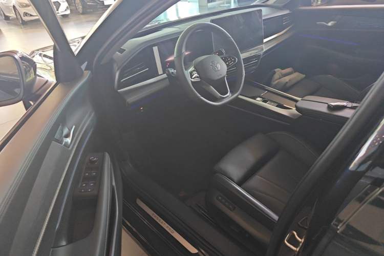 Used Volkswagen Passat 2025 Pro 380TSI Starry Dragon Edition Driver Seat