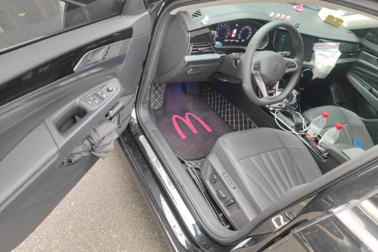 Used Volkswagen Passat 2025 Outstanding Model 380TSI Starry Dragon Edition Driver Seat