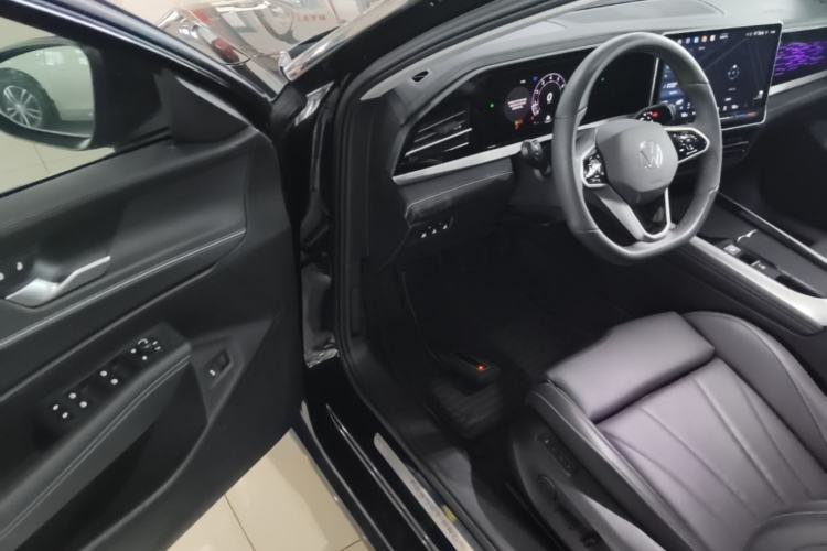 Used Volkswagen Passat 2025 Pro 380TSI Starry Dragon Edition Driver Seat