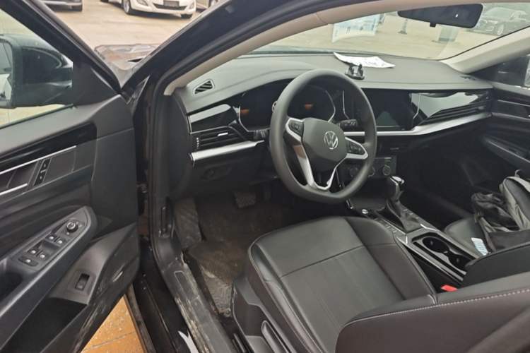 Used Volkswagen Passat 2025 Outstanding Model 280TSI Business Edition Driver Seat