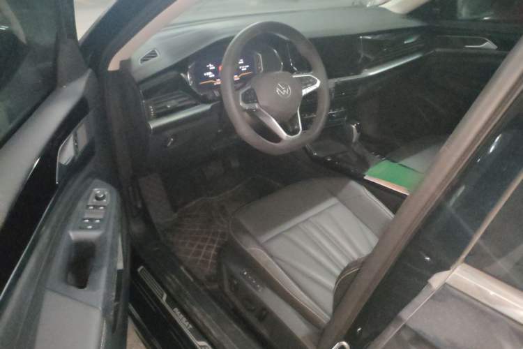 Used Volkswagen Passat 2025 Premium Version 380TSI Dragon Edition Driver Seat