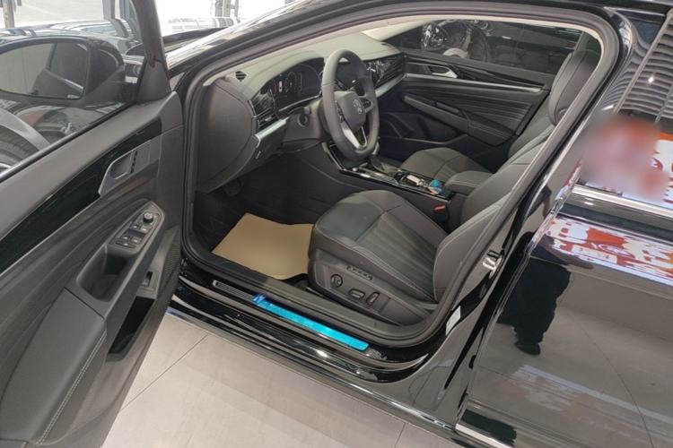 Used Volkswagen Passat 2025 Outstanding Model 380TSI Starry Dragon Edition Driver Seat