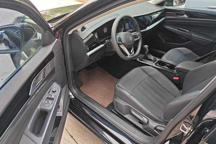 Used Volkswagen Passat 2025 Outstanding Model 280TSI Business Edition Driver Seat