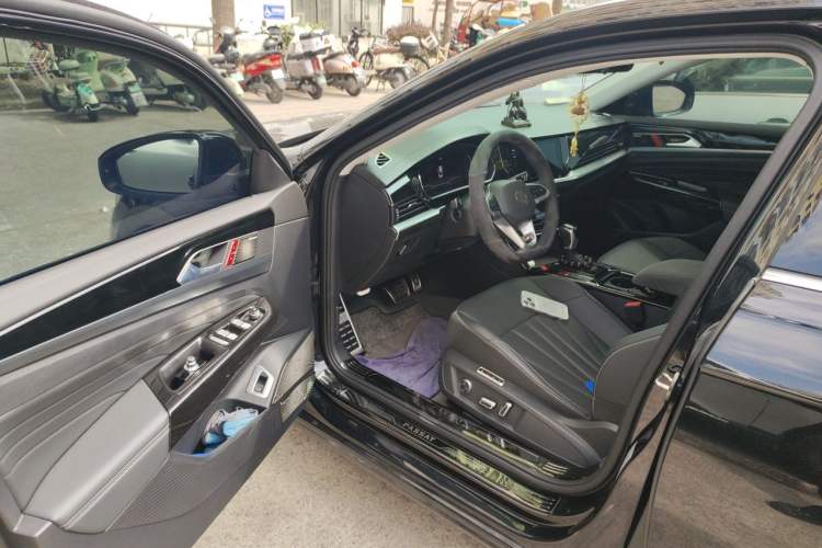 Used Volkswagen Passat 2025 Outstanding Model 380TSI Starry Dragon Edition Driver Seat