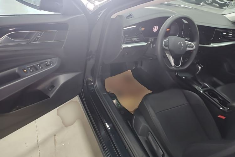 Used Volkswagen Passat 2025 Outstanding Model 280TSI Business Edition Driver Seat