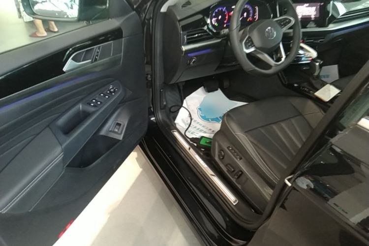Used Volkswagen Passat 2025 Outstanding Model 380TSI Dragon Glory Edition Driver Seat