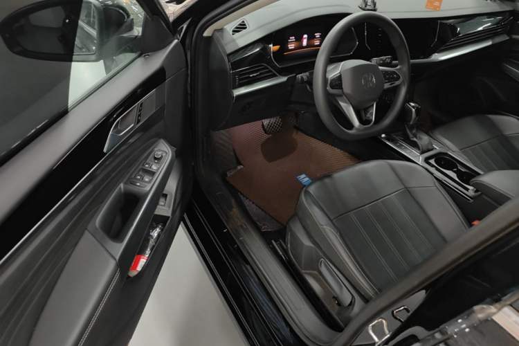 Used Volkswagen Passat 2025 Outstanding Model 280TSI Business Edition Driver Seat