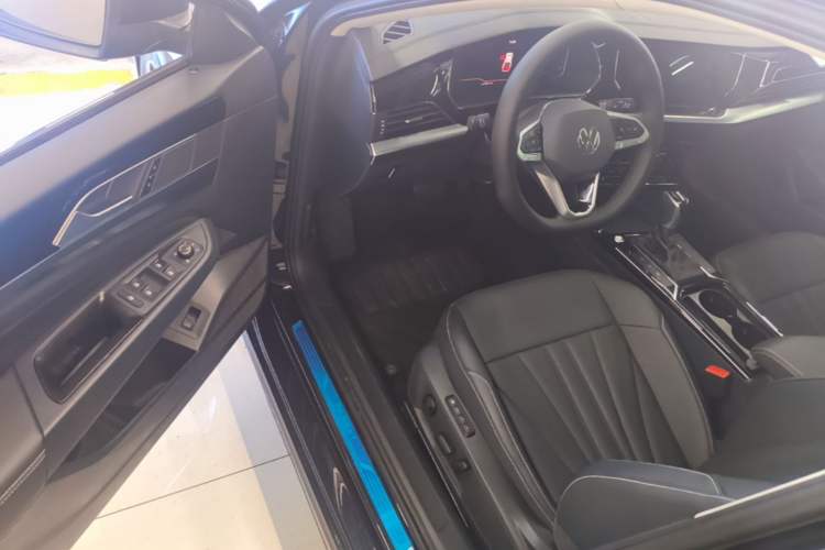 Used Volkswagen Passat 2025 Outstanding Model 380TSI Starry Dragon Edition Driver Seat