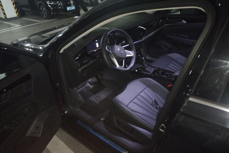 Used Volkswagen Passat 2025 Outstanding Model 330TSI Starry Elite Edition Driver Seat