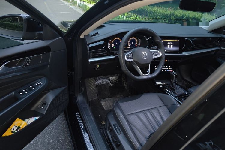 Used Volkswagen Passat 2025 Outstanding Model 330TSI Starry Elite Edition Driver Seat