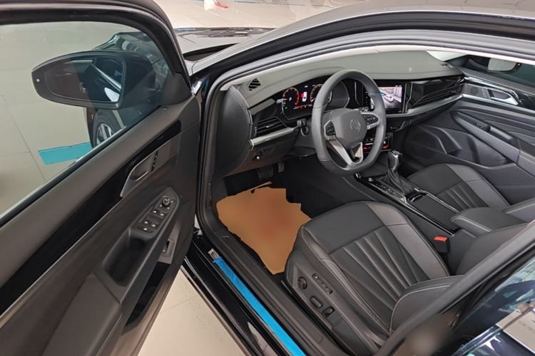 Used Volkswagen Passat 2025 Premium Version 380TSI Dragon Edition Driver Seat