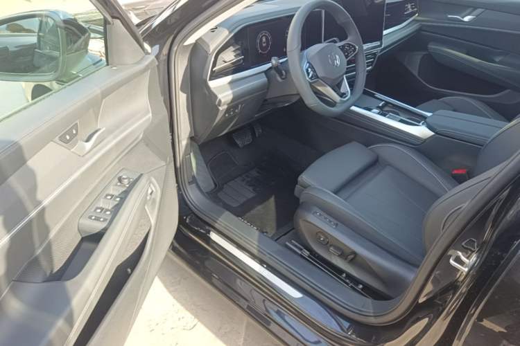 Used Volkswagen Passat 2025 Pro 380TSI Dragon Edition Driver Seat