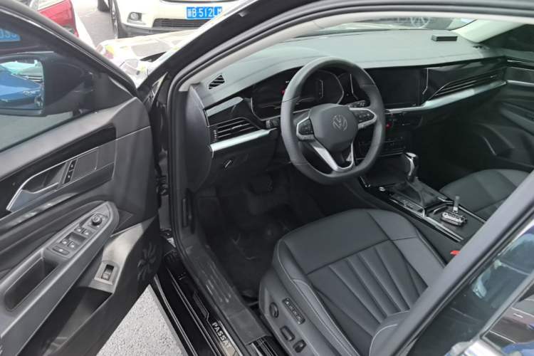 Used Volkswagen Passat 2025 Premium Version 380TSI Dragon Edition Driver Seat