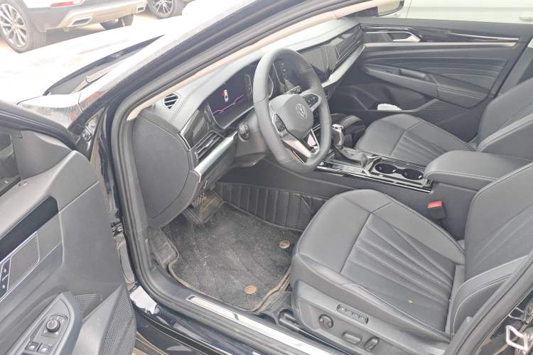 Used Volkswagen Passat 2025 Outstanding Model 380TSI Dragon Glory Edition Driver Seat