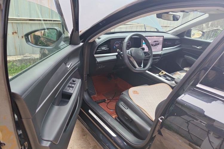 Used Volkswagen Passat 2025 Pro 380TSI Starry Dragon Edition Driver Seat