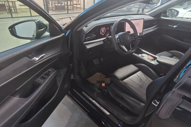 Used Volkswagen Passat 2025 Pro 380TSI Dragon Glory Edition Driver Seat