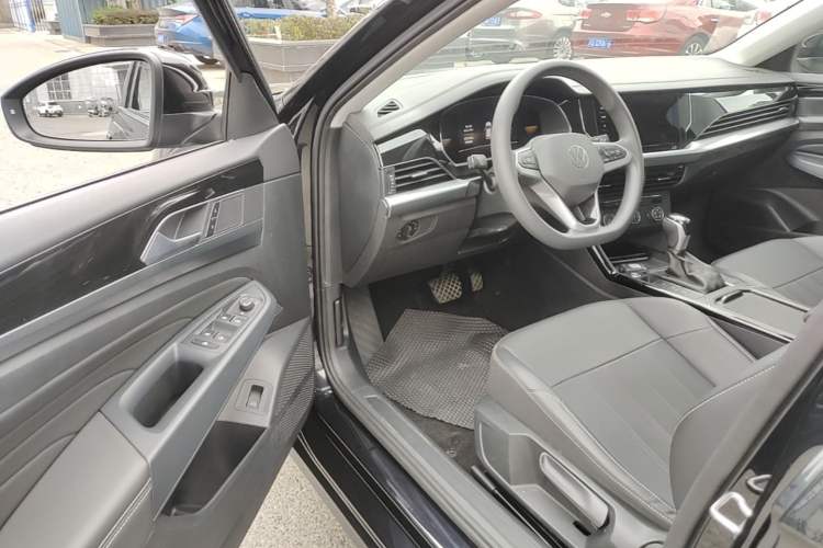 Used Volkswagen Passat 2025 Outstanding Model 280TSI Business Edition Driver Seat