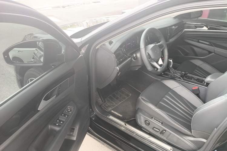 Used Volkswagen Passat 2025 Outstanding Model 380TSI Starry Dragon Glorious Edition Driver Seat