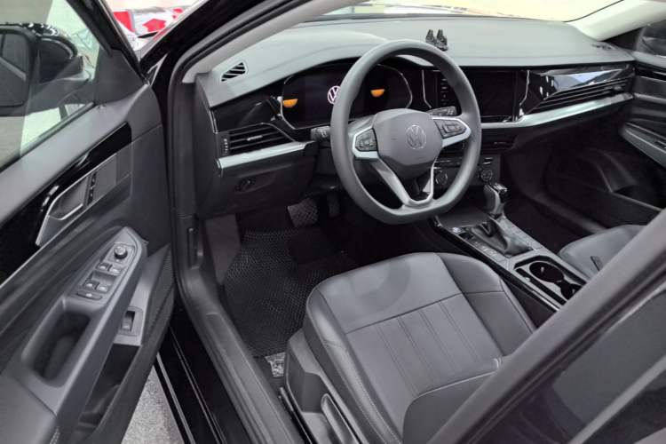 Used Volkswagen Passat 2025 Outstanding Model 280TSI Business Edition Driver Seat