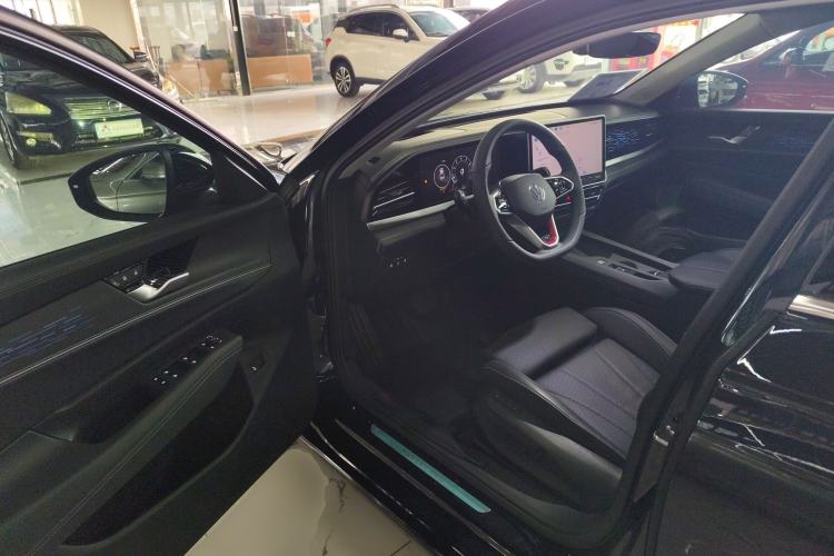 Used Volkswagen Passat 2025 Pro 380TSI Dragon Glory Edition Driver Seat