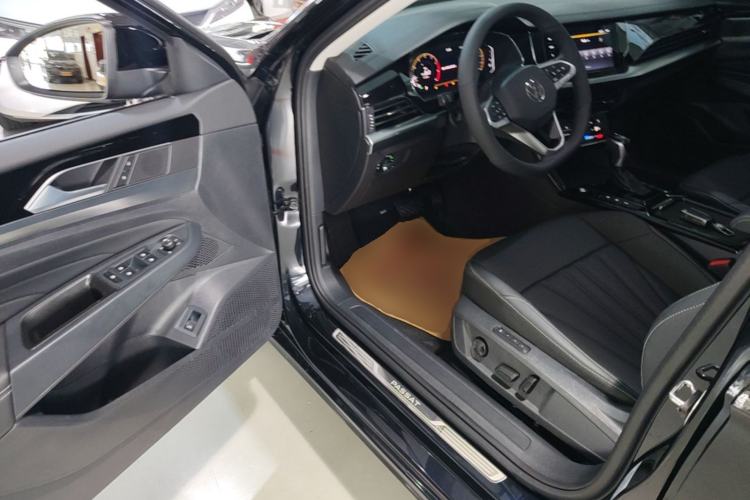 Used Volkswagen Passat 2025 Outstanding Model 330TSI Starry Elite Edition Driver Seat