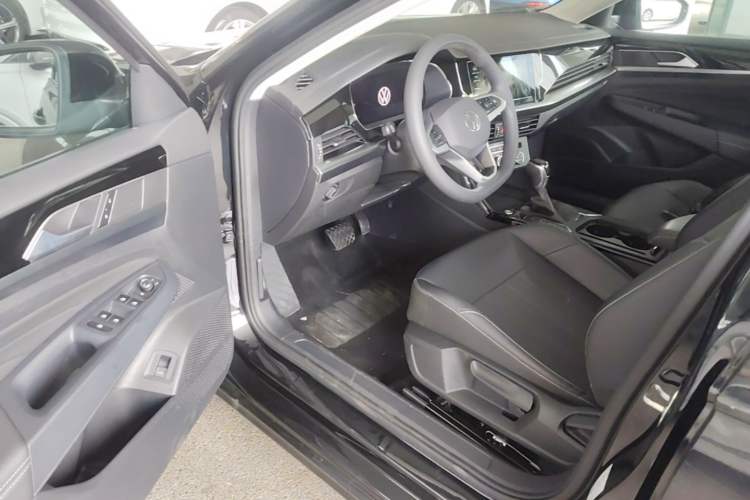 Used Volkswagen Passat 2025 Outstanding Model 280TSI Business Edition Driver Seat