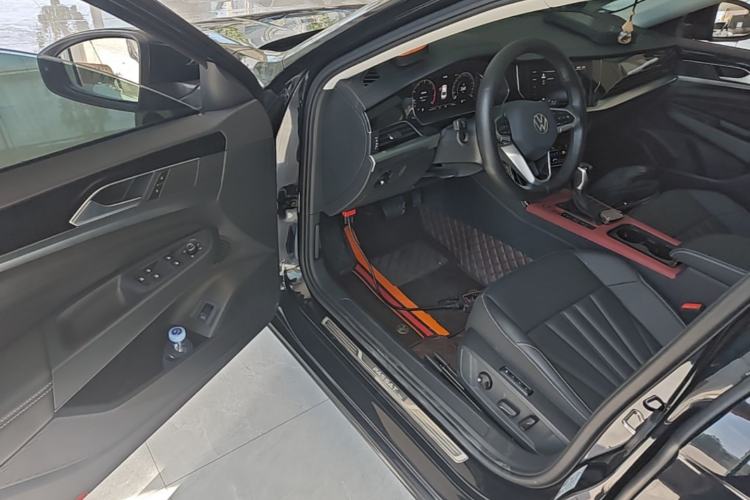 Used Volkswagen Passat 2025 Outstanding Model 330TSI Starry Elite Edition Driver Seat