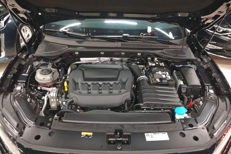 Used Volkswagen Passat 2025 Outstanding Model 380TSI Starry Dragon Edition Engine Bay