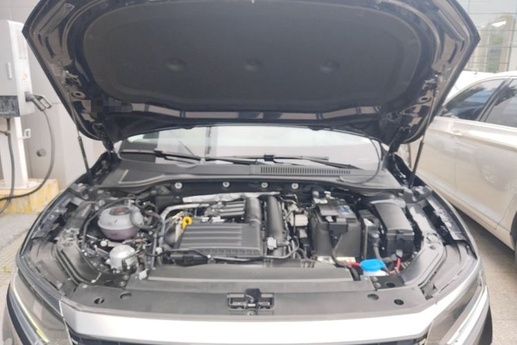 Used Volkswagen Passat 2025 Outstanding Model 280TSI Business Edition Engine Bay