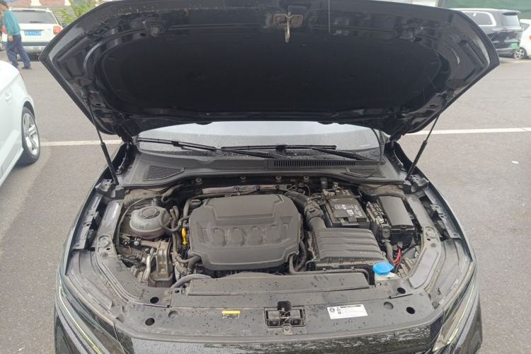 Used Volkswagen Passat 2025 Outstanding Model 330TSI Starry Elite Edition Engine Bay