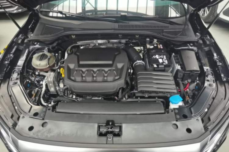 Used Volkswagen Passat 2025 Outstanding Model 380TSI Dragon Glory Edition Engine Bay