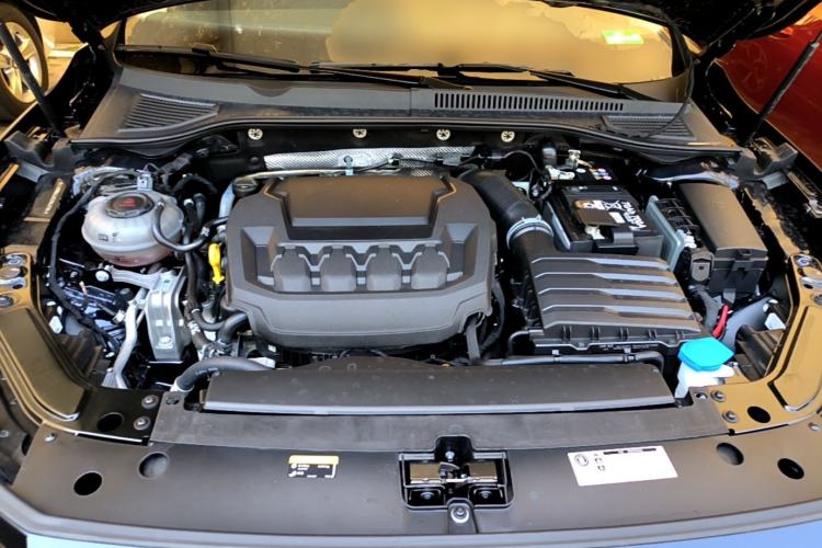 Used Volkswagen Passat 2025 Outstanding Model 380TSI Starry Dragon Edition Engine Bay