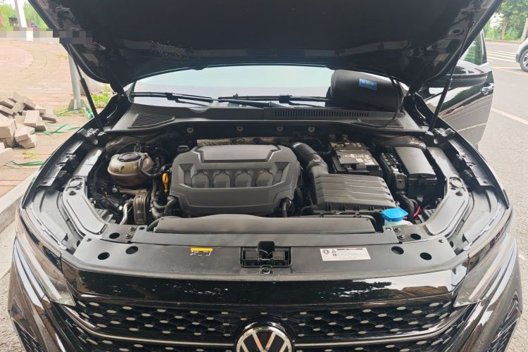 Used Volkswagen Passat 2025 Outstanding Model 380TSI Starry Dragon Edition Engine Bay