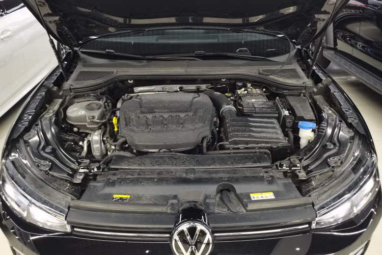 Used Volkswagen Passat 2025 Pro 380TSI Dragon Glory Edition Engine Bay