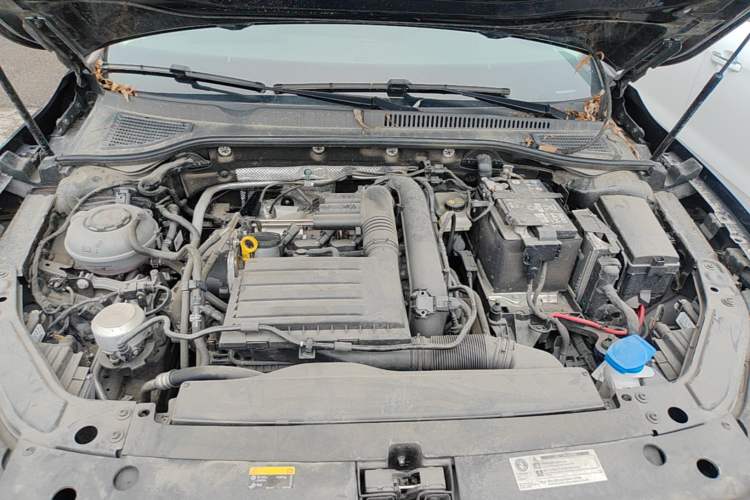Used Volkswagen Passat 2025 Outstanding Model 280TSI Business Edition Engine Bay