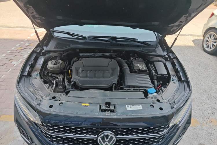 Used Volkswagen Passat 2025 Outstanding Model 380TSI Starry Dragon Edition Engine Bay