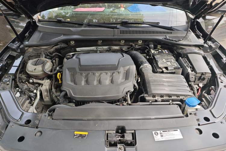 Used Volkswagen Passat 2025 Premium Version 380TSI Dragon Edition Engine Bay