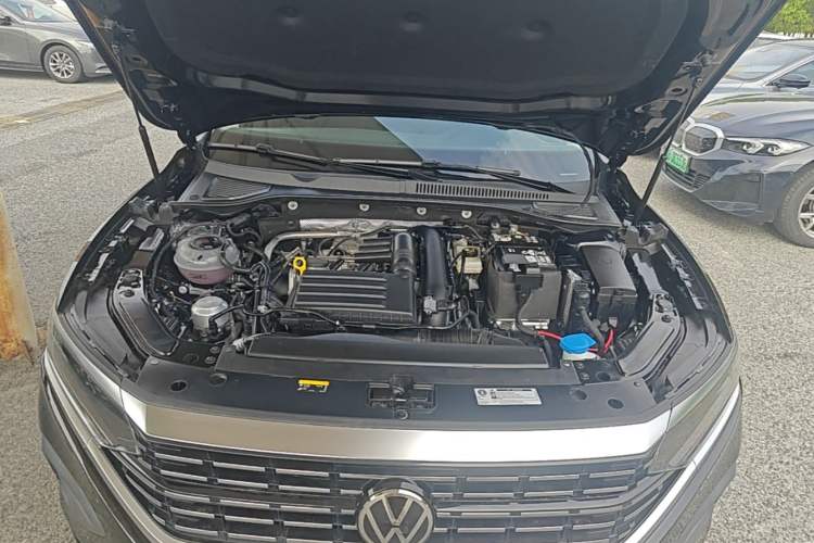 Used Volkswagen Passat 2025 Outstanding Model 280TSI Business Edition Engine Bay