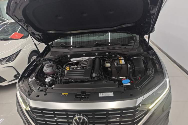 Used Volkswagen Passat 2025 Outstanding Model 280TSI Business Edition Engine Bay