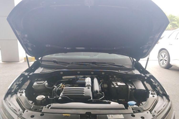 Used Volkswagen Passat 2025 Outstanding Model 280TSI Business Edition Engine Bay