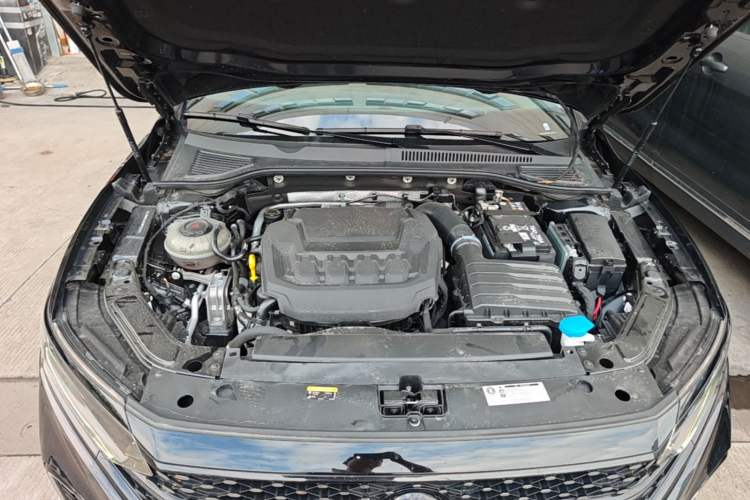 Used Volkswagen Passat 2025 Outstanding Model 380TSI Starry Dragon Edition Engine Bay