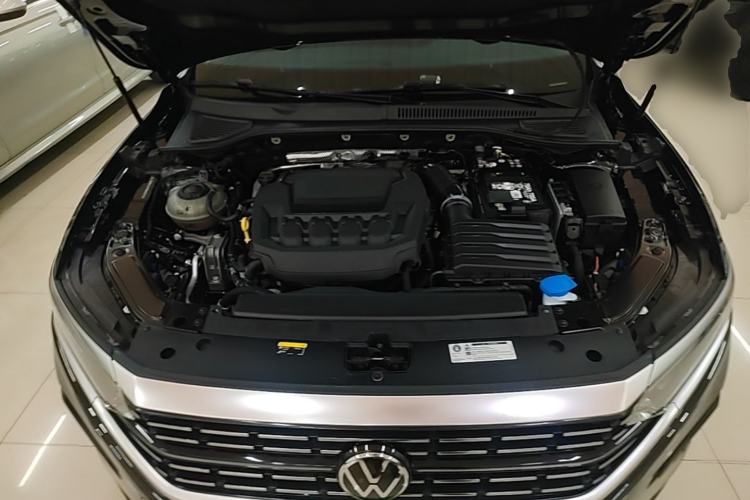 Used Volkswagen Passat 2025 Outstanding Model 380TSI Dragon Glory Edition Engine Bay