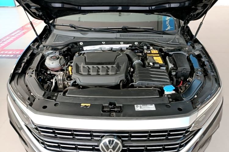 Used Volkswagen Passat 2025 Outstanding Model 380TSI Dragon Glory Edition Engine Bay