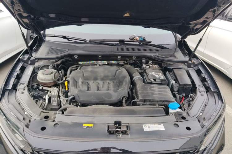 Used Volkswagen Passat 2025 Outstanding Model 380TSI Starry Dragon Glorious Edition Engine Bay