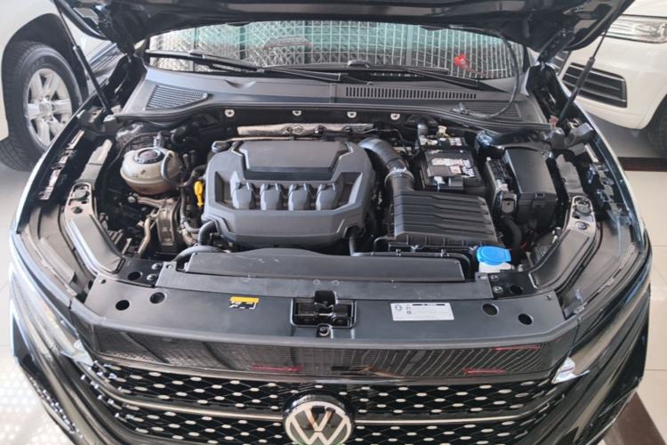 Used Volkswagen Passat 2025 Outstanding Model 380TSI Starry Dragon Edition Engine Bay