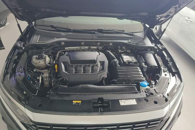 Used Volkswagen Passat 2025 Outstanding Model 380TSI Dragon Glory Edition Engine Bay