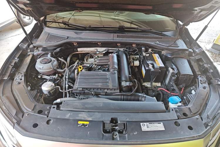 Used Volkswagen Passat 2025 Outstanding Model 280TSI Business Edition Engine Bay